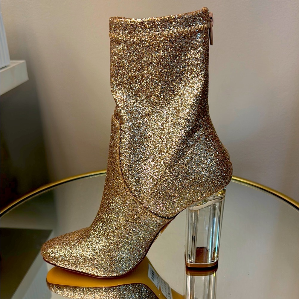 Gold Heeled Boots with Chunky Heel and Side Zipper